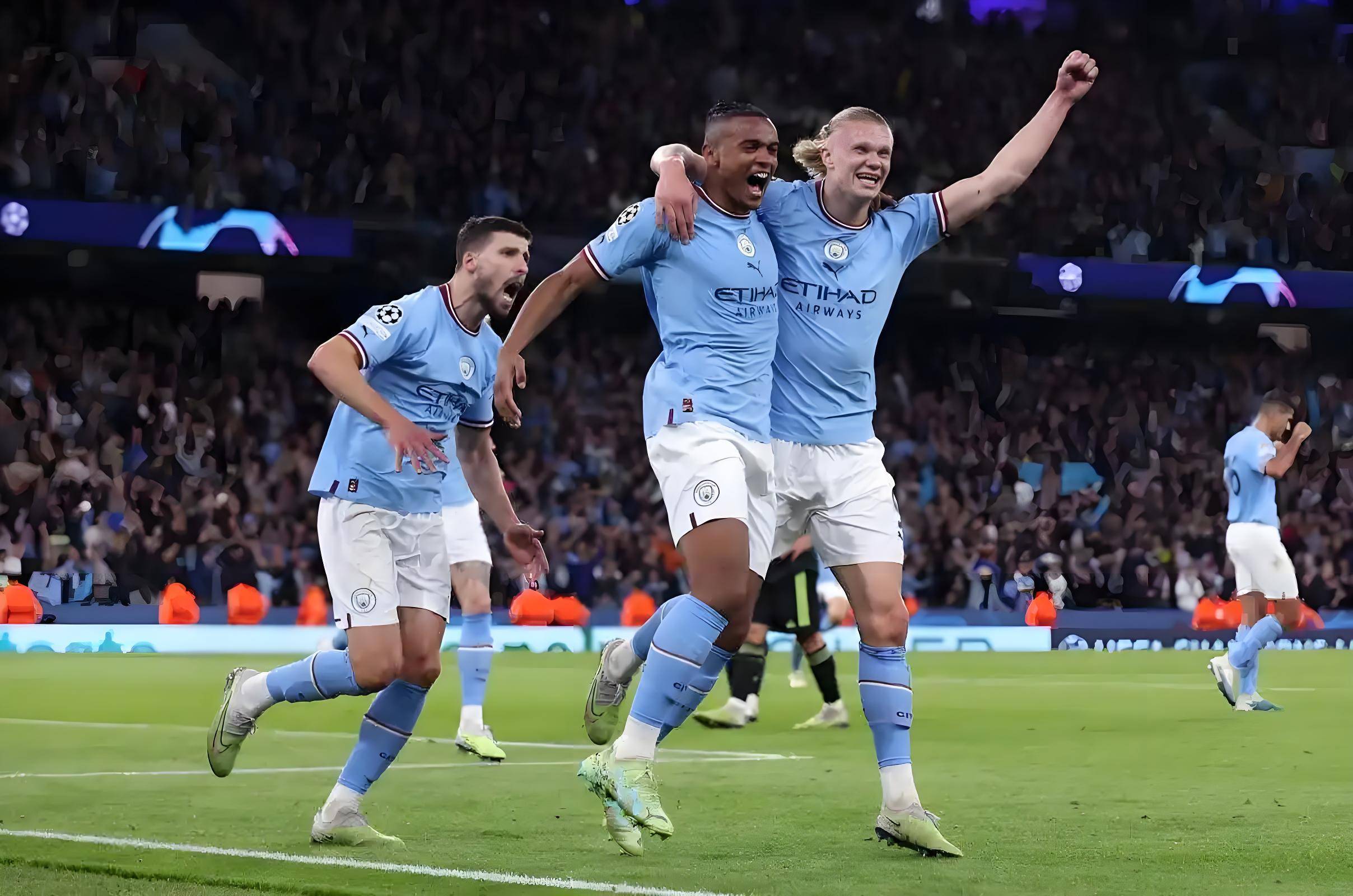 曼城球员在重要比赛中发挥出色的简单介绍