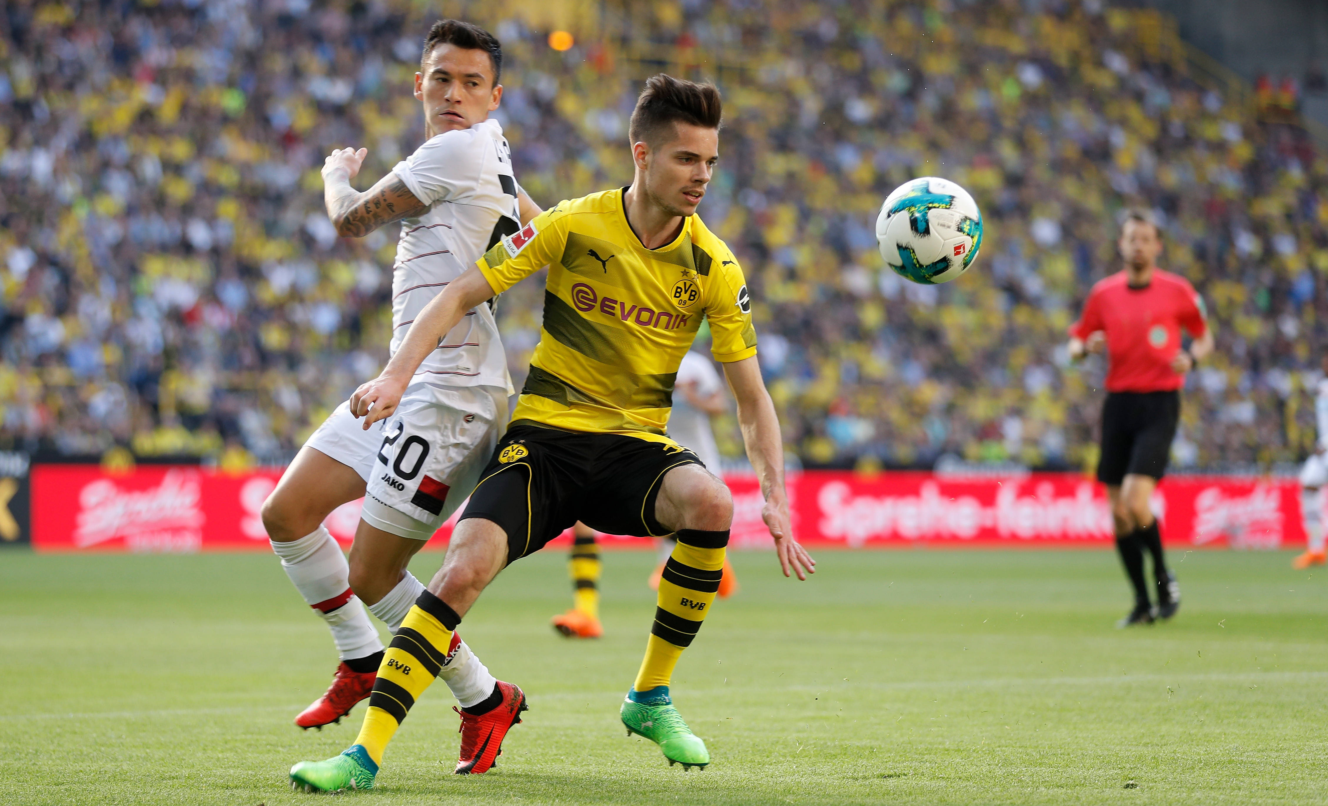 美因茨客场小胜，球员表现出色赢得掌声的简单介绍