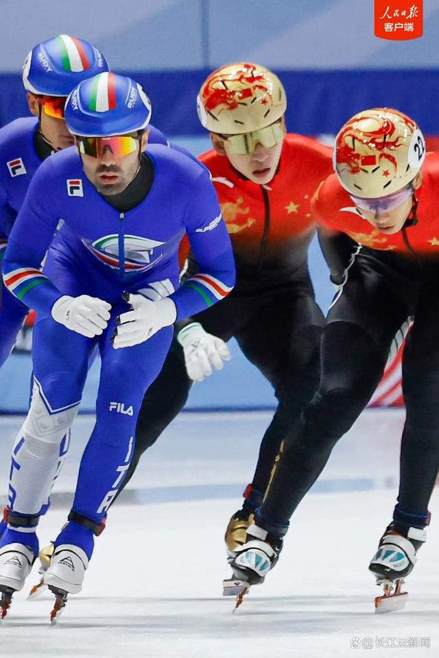 包含肯尼亚选手登顶男子速滑短道米银牌的词条