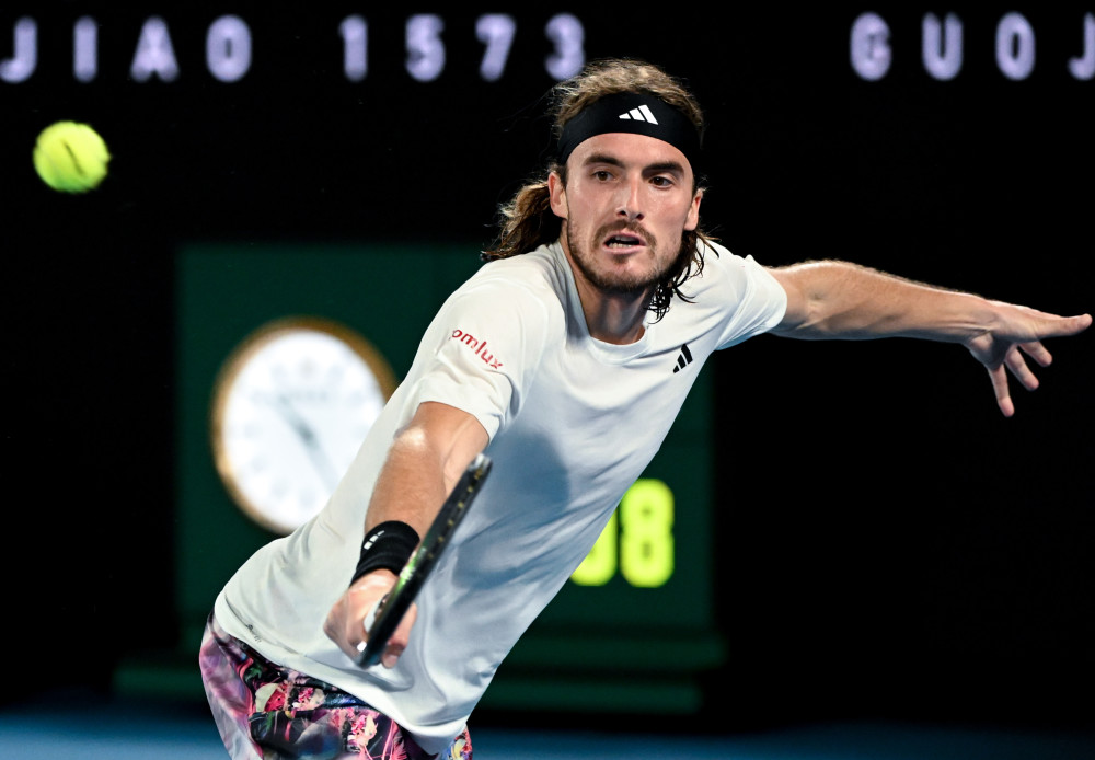 包含年终总决赛轻取戴维斯杯，西西帕斯统治全场的词条