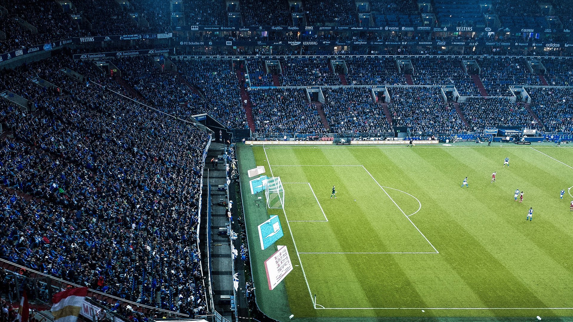 雷速体育下载-赛道与绿茵的交响，F1年度争冠之夜与莫德里奇的高光启示