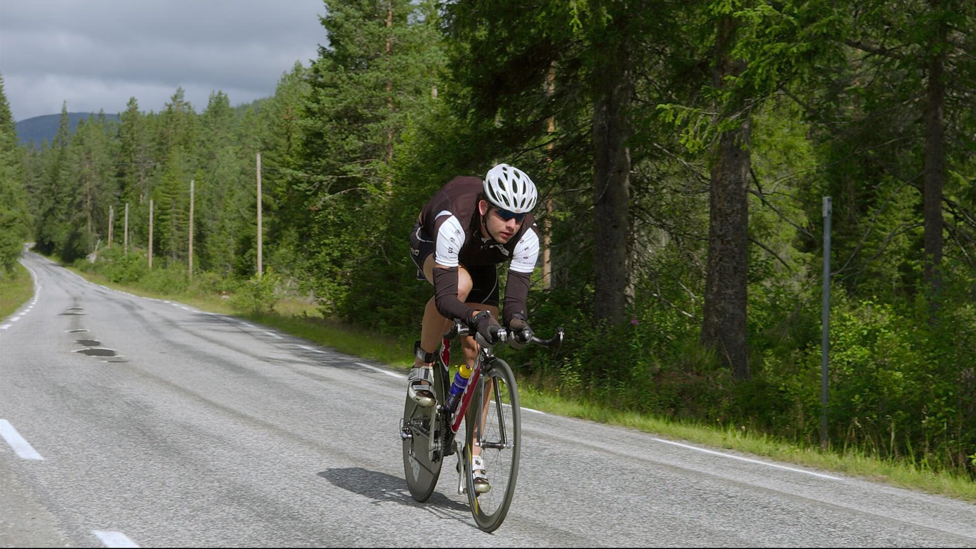 伊萨克一锤定音,乌克兰战术纪律稳稳拿下突尼斯