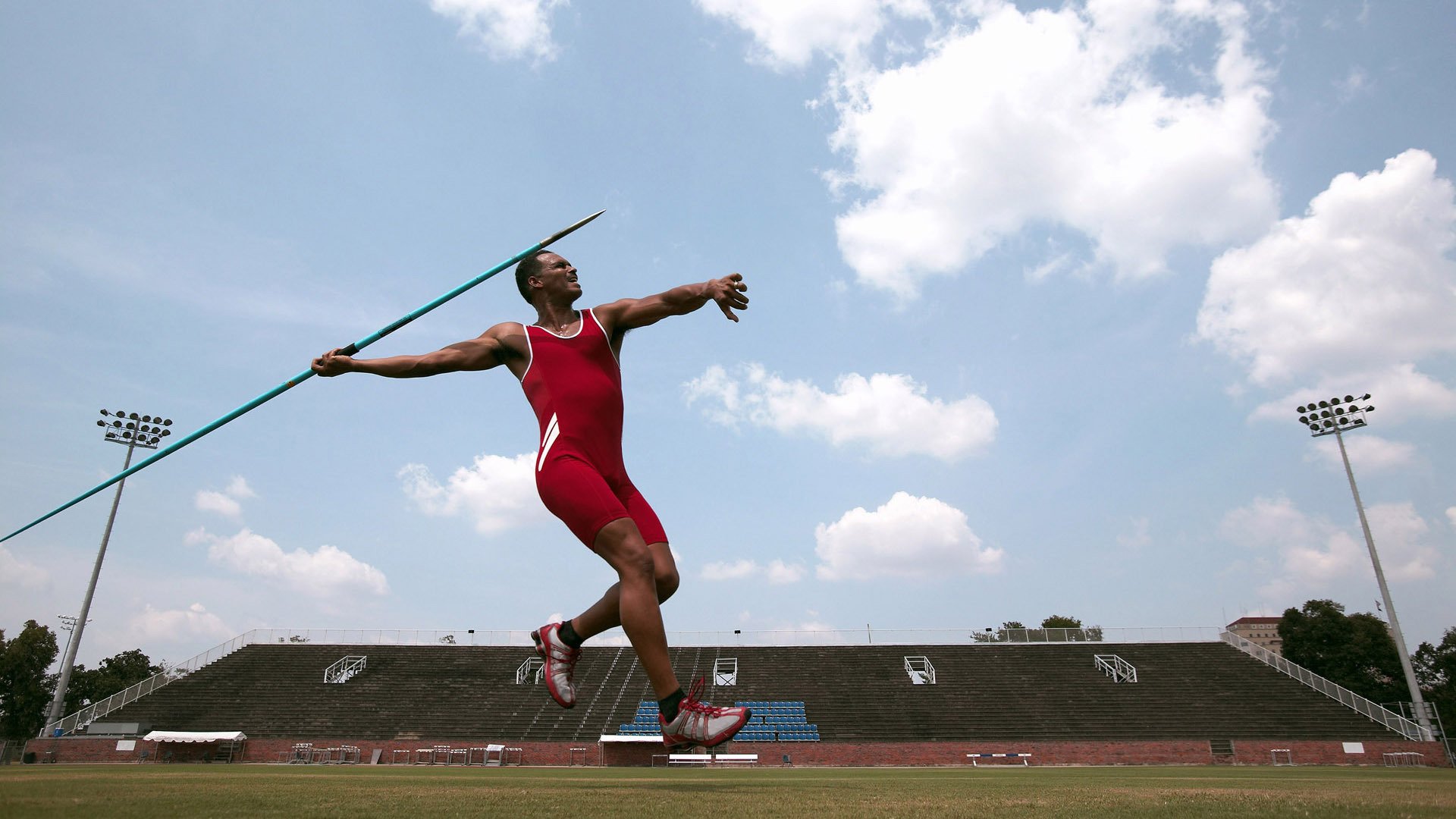 当广厦淘汰公牛，布克在东决接管比赛，一个平行宇宙的篮球狂想