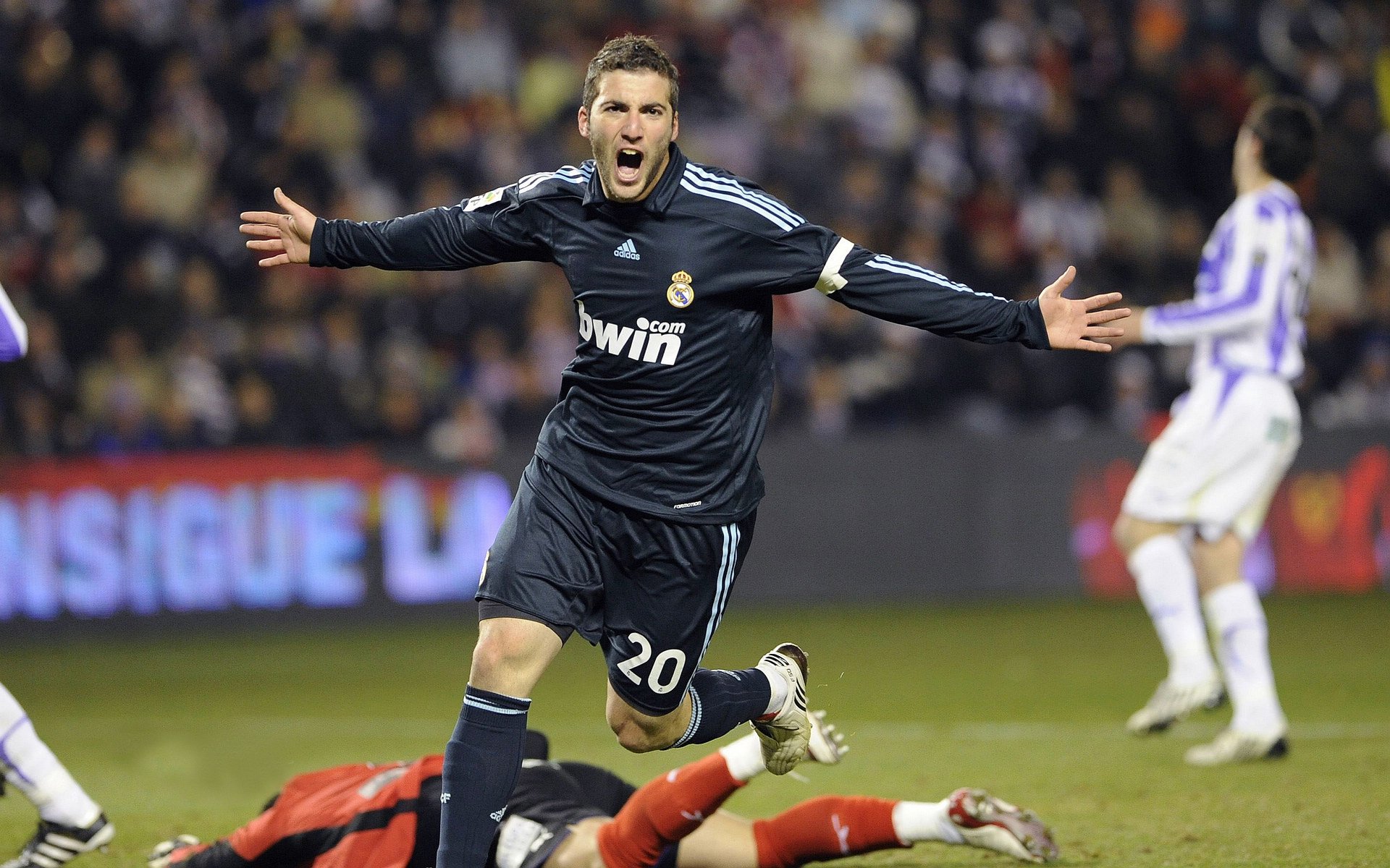 世界杯之夜，萨内扛起全队，2026年的传奇诞生