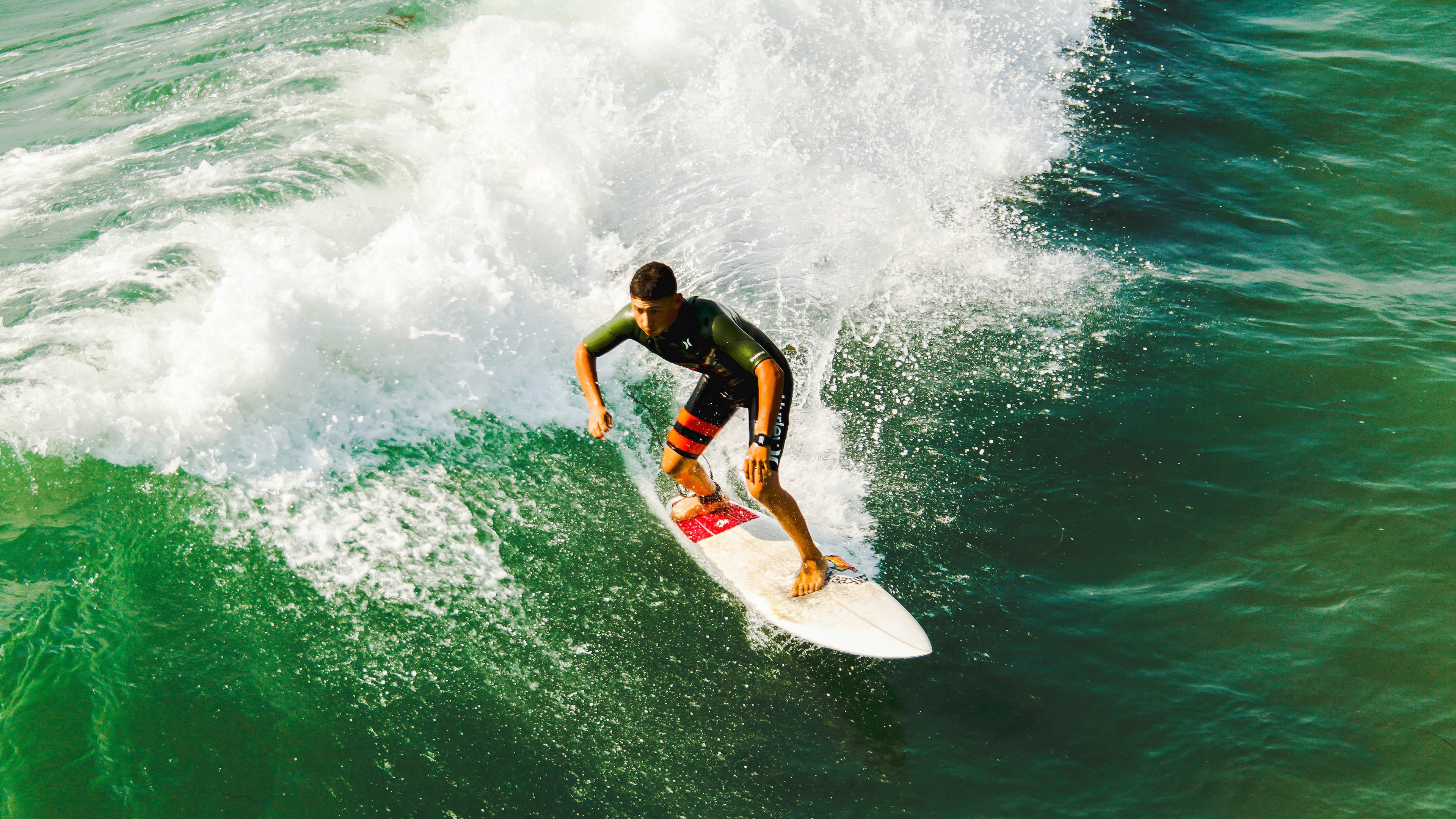 巴黎之夜，阿圭罗关键一击助阿根廷突围牙买加铁壁